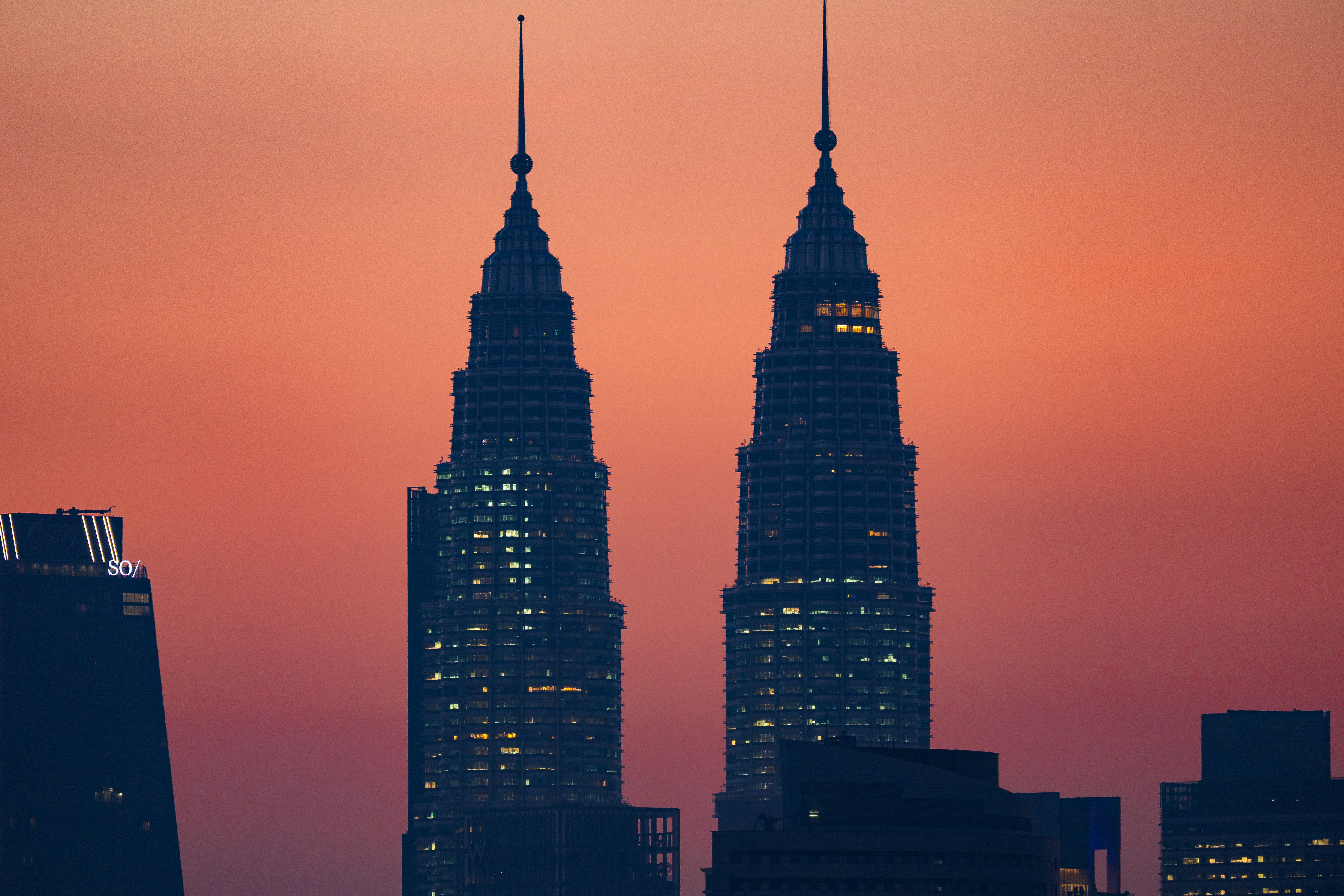Petronas Twin Towers photographed at dusk by Zairul Puad